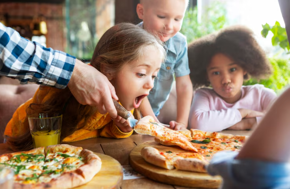 What Makes a Family Fun Pizza Restaurant a Go-To Choice for Weekend Treats