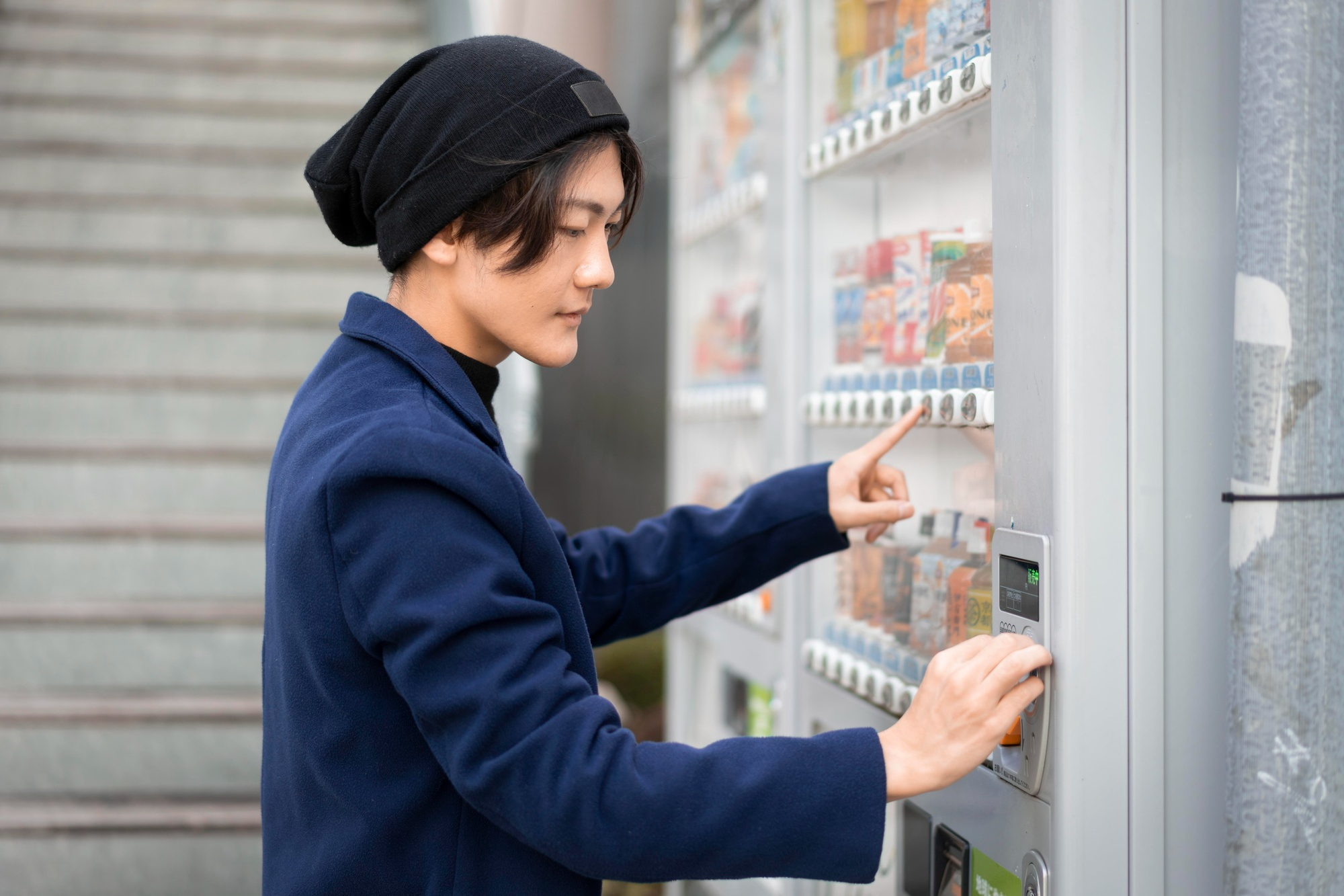 How to Create a Convenient Food And Beverage Experience for Your Guests 